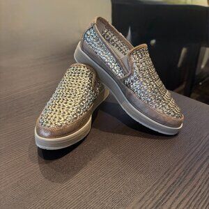 Donald Pliner gold/silver lattice loafer (size 5)